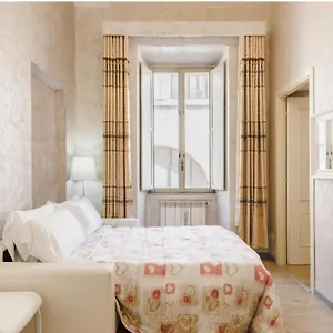 https://rainbow-suite-home.it-romehotels.com
